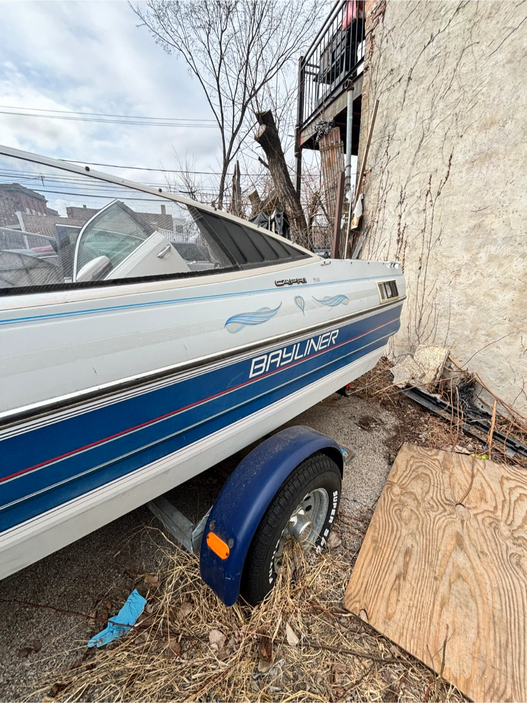 Bayliner Capri Boat with Trailer - photo 4