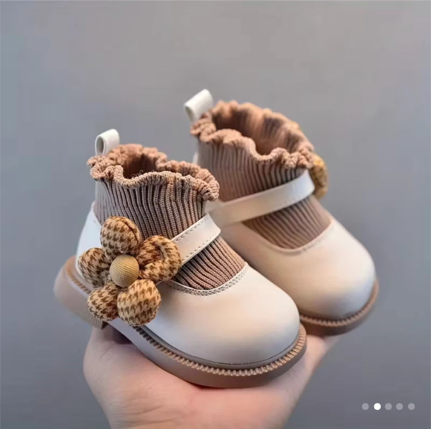 Children's White Mary Jane Shoes with Flower Detail