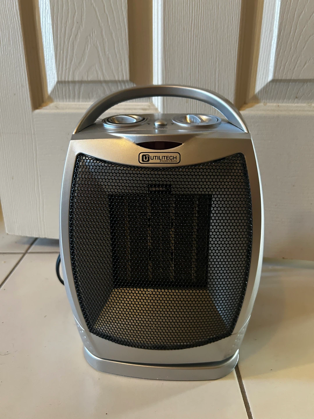 Utilitech Oscillating Ceramic Heater - photo 2