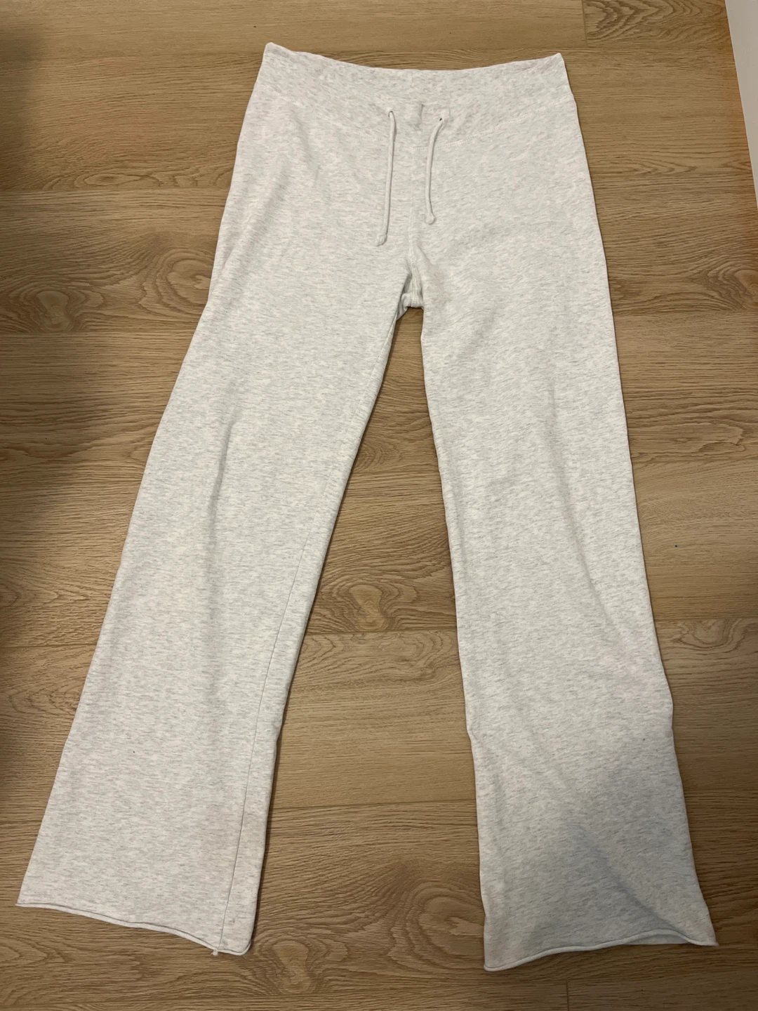 the boathouse light grey sweats