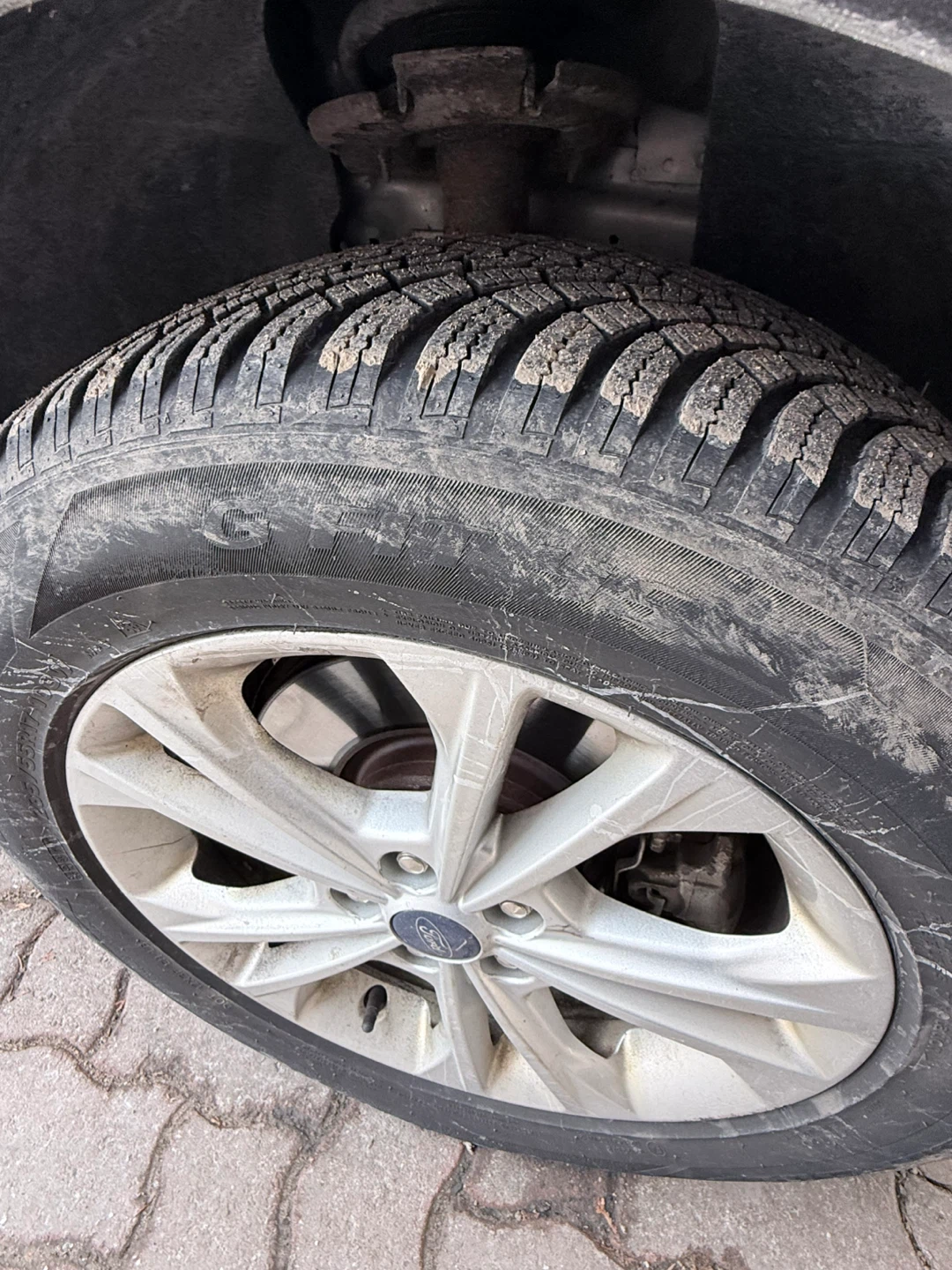 Silver Ford Escape 2018 SUV - photo 4