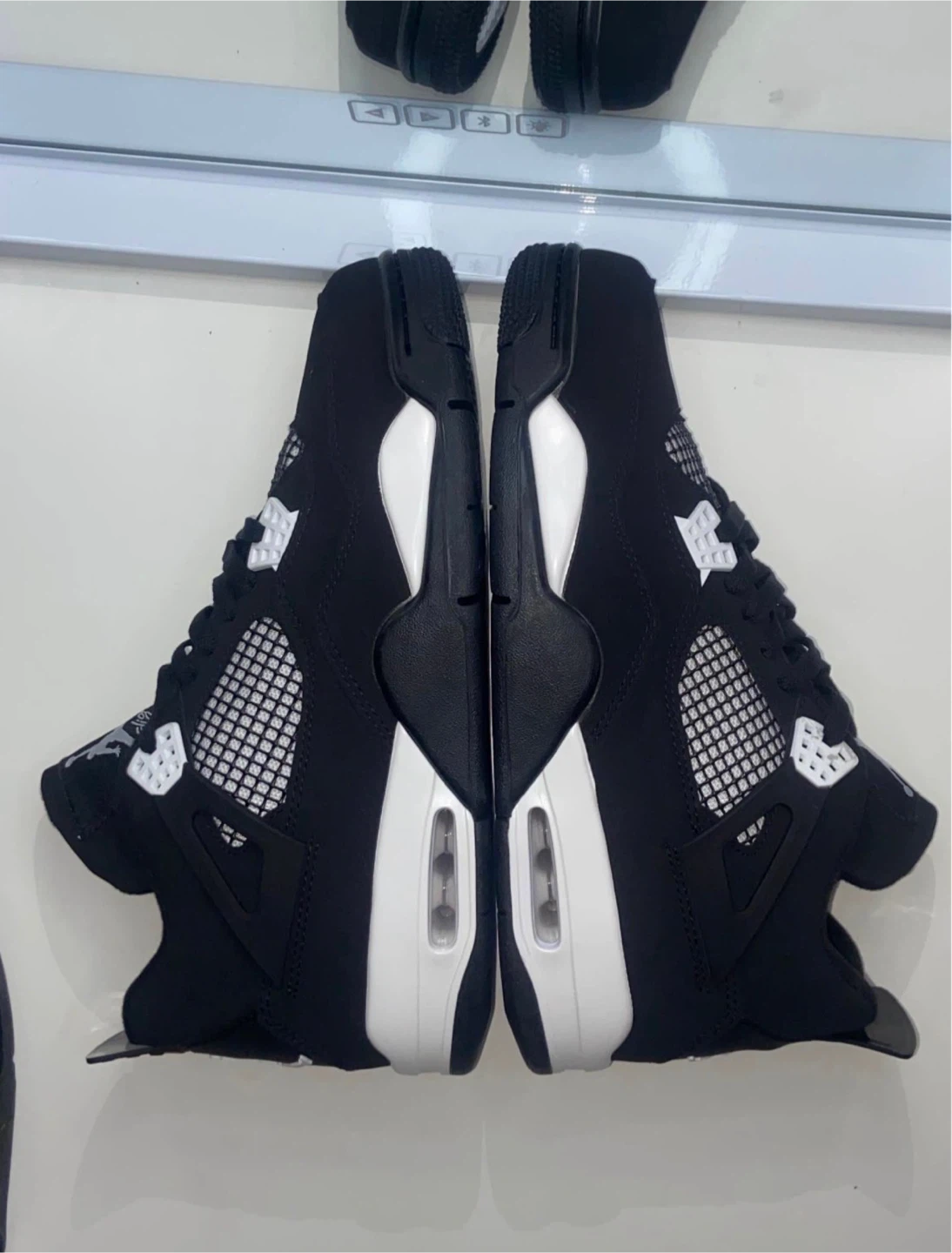 Jordan 4 Retro Thunder Size 12