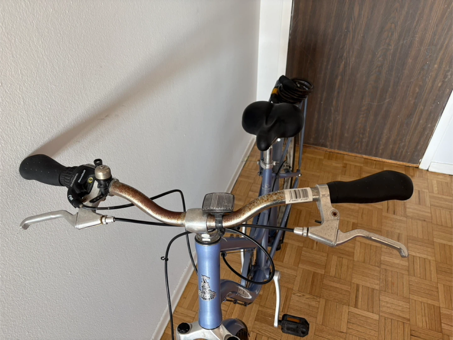 Raleigh Cruiser Bike with Blackburn Pump and Supercycle Lock - photo 2