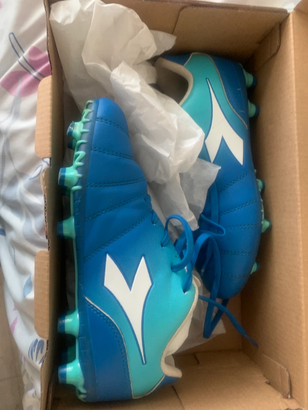 Soccer cleats