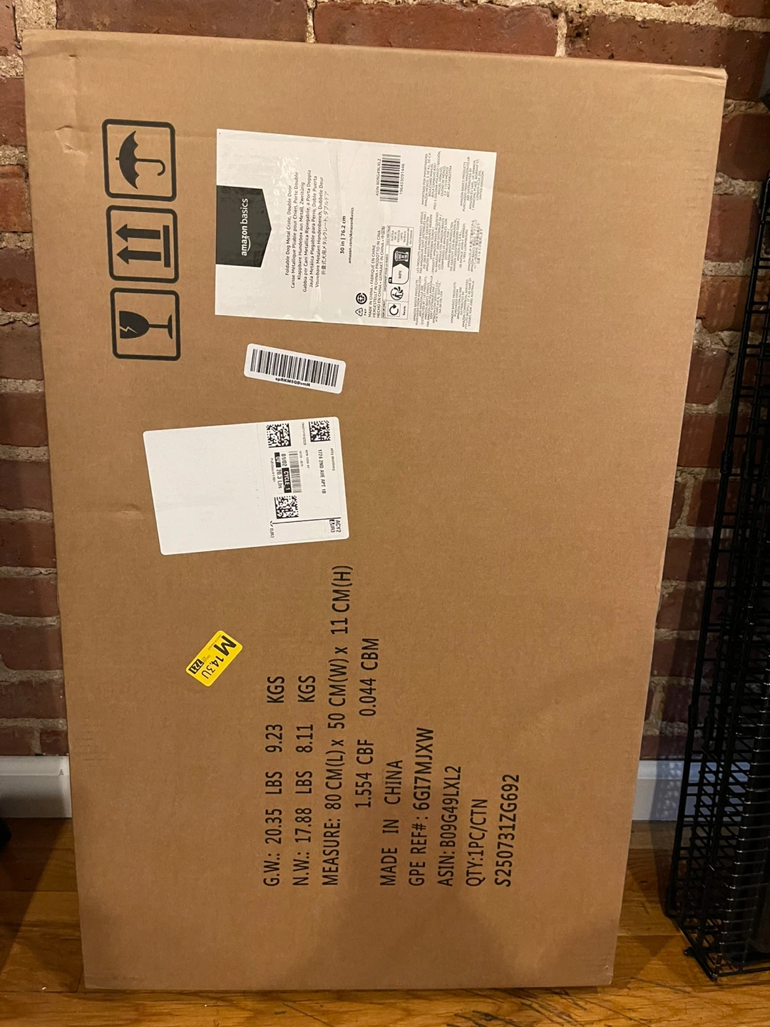 IN BOX Amazon Basics Dog Crate - photo 2