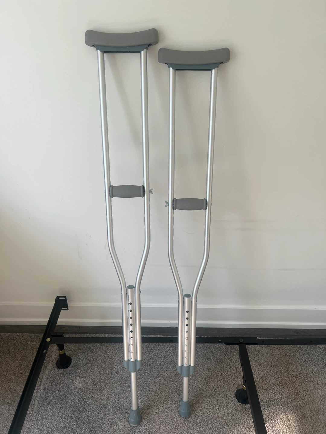 Adjustable Aluminum Crutches