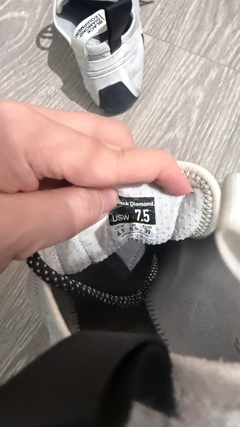 Climbing Shoes - Size USW 7.5 - photo 3