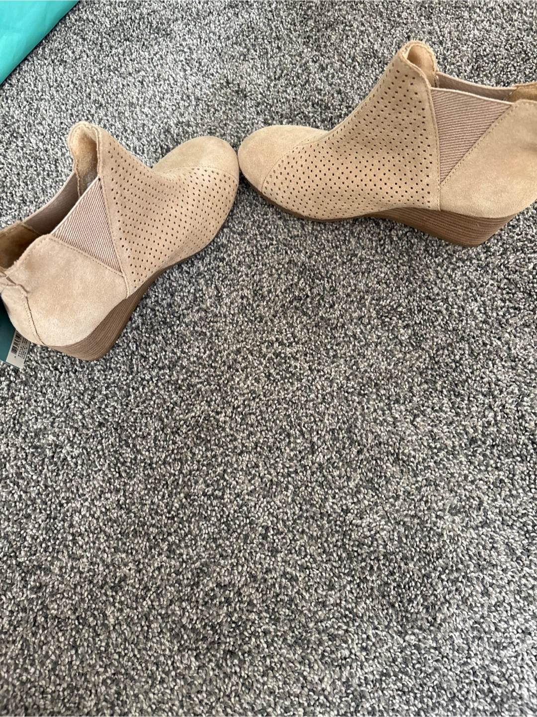 Brand New Size 7.5/8 TOMS Beige Suede Perforated Wedge Booties - photo 2