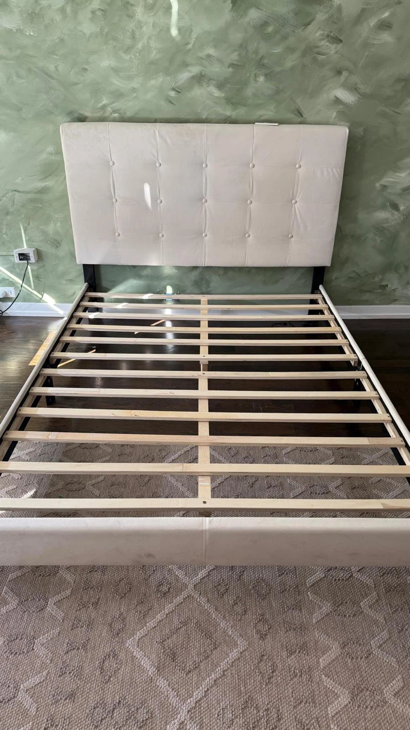 Tufted Upholstered Bed Frame with Headboard
