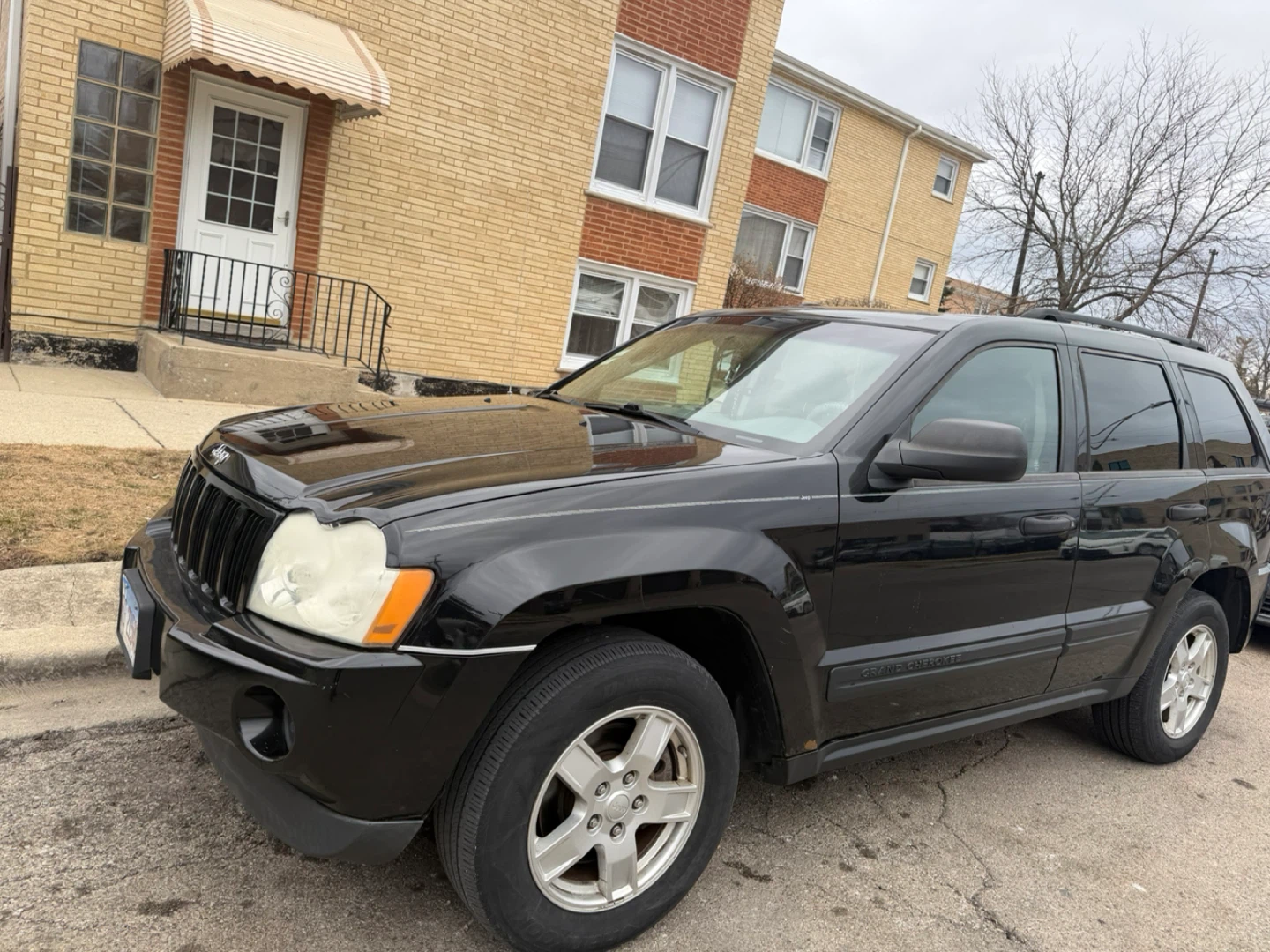 Black Jeep Grand Cherokee Laredo SUV - photo 3
