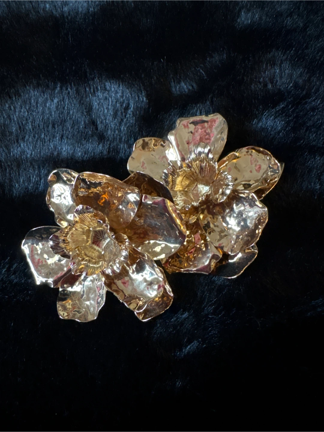 Gold Tone Flower earrings