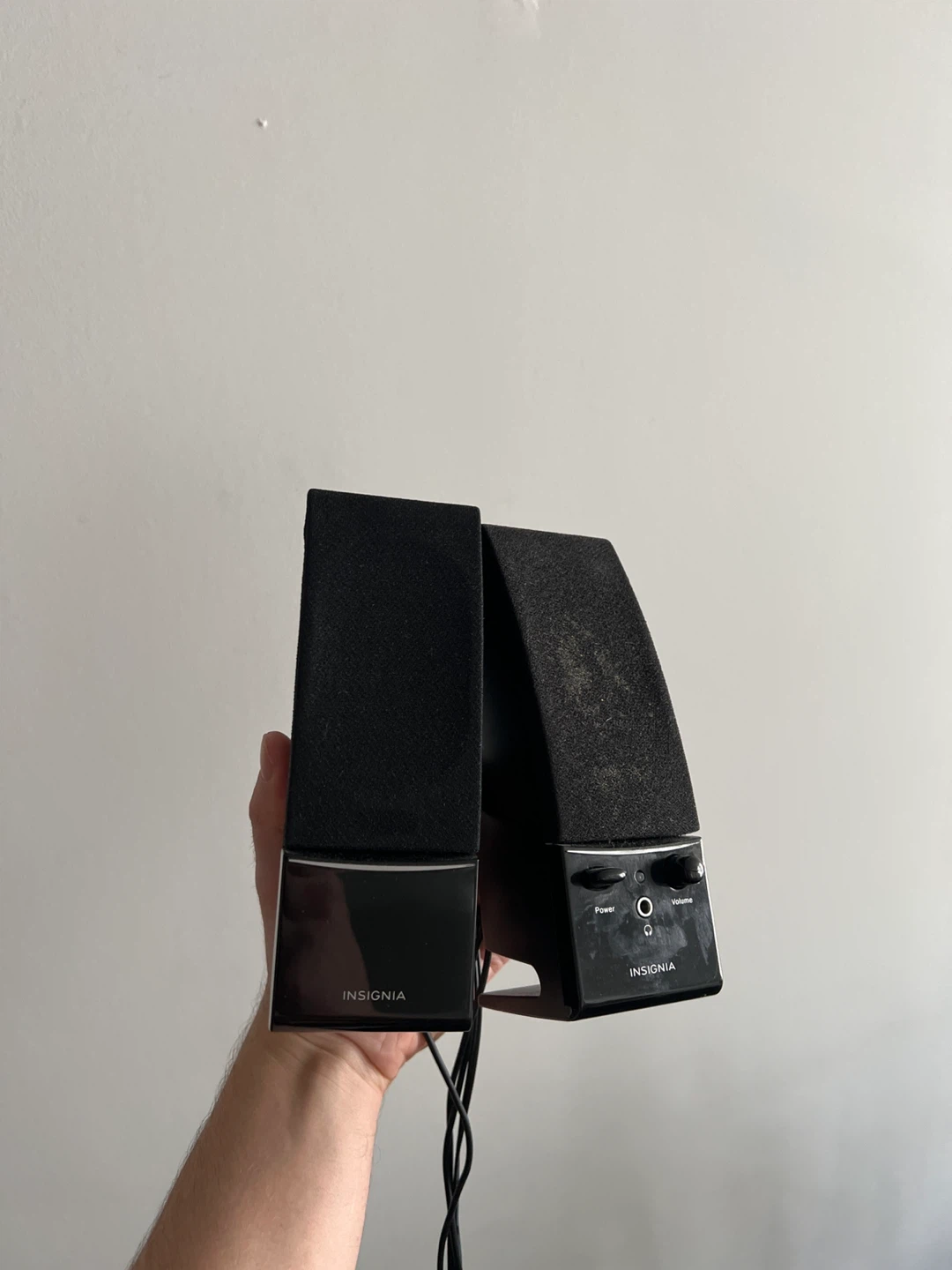 Insignia Desktop Speakers - photo 2