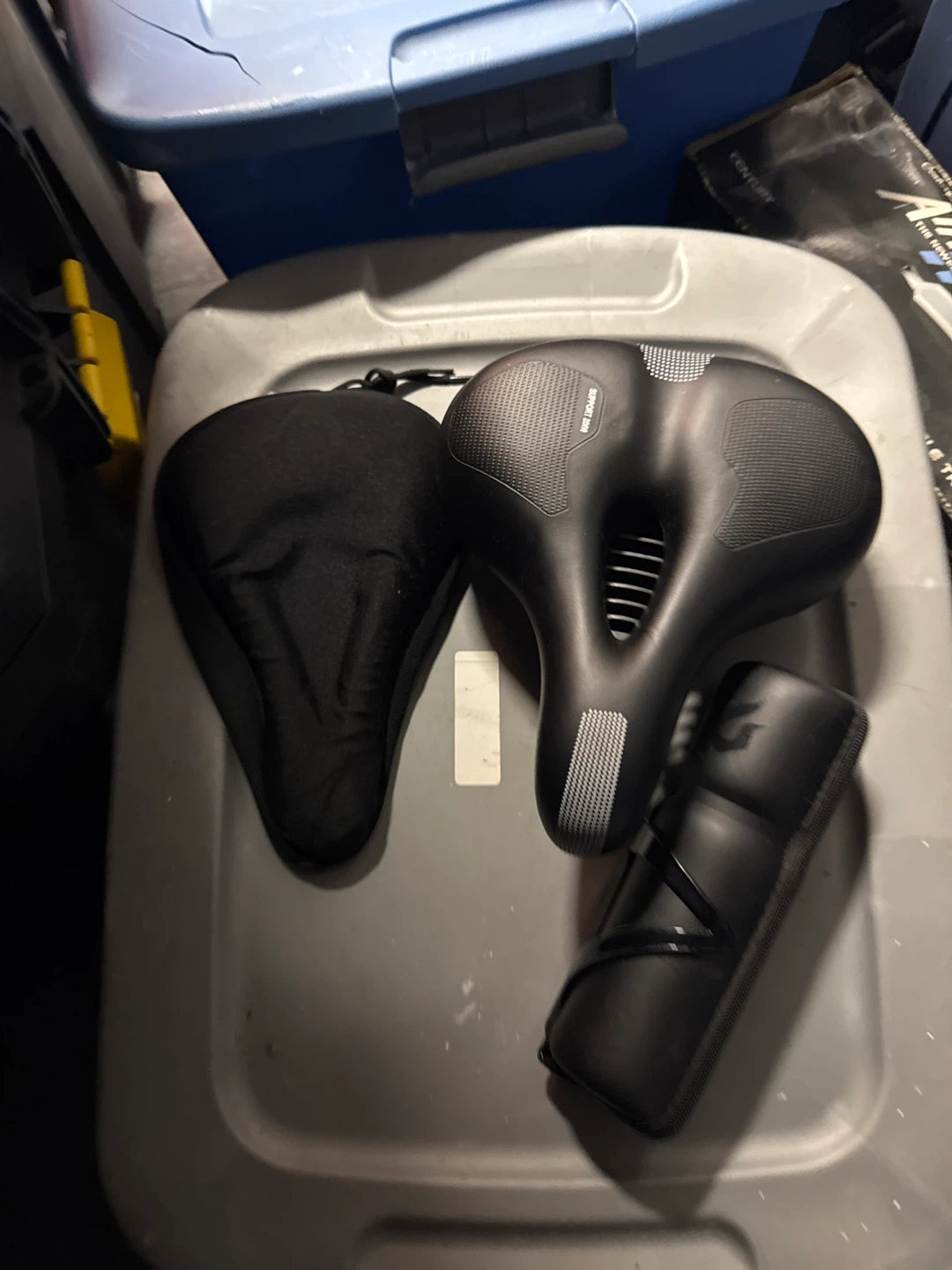 Bicycle Saddle with Comfort Gel and Included Pump Kit - photo 3