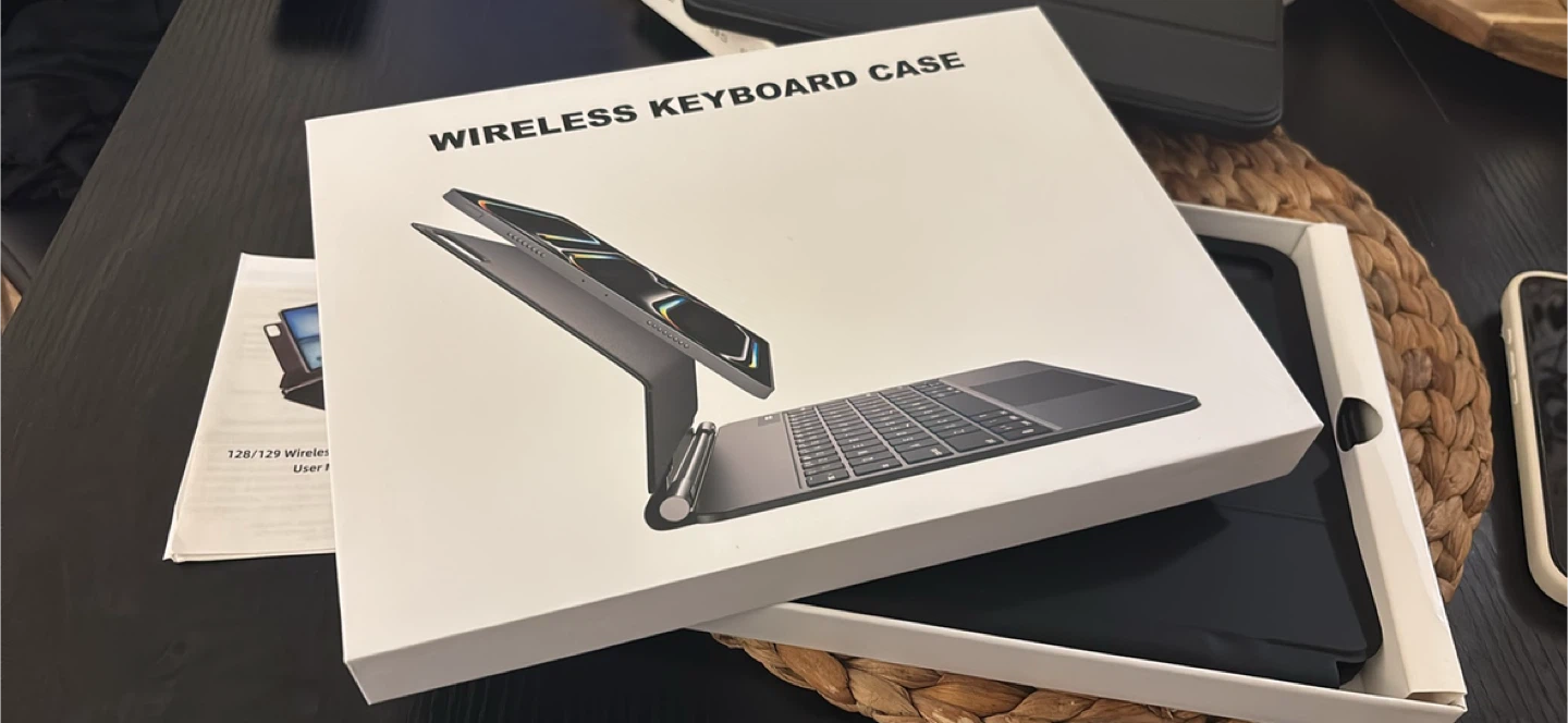 Wireless Keyboard Case with Trackpad for iPad