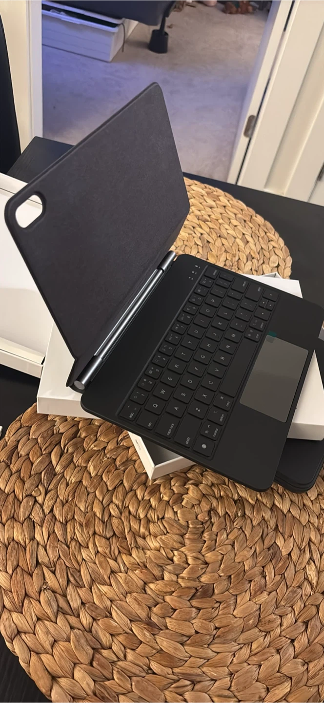 Wireless Keyboard Case with Trackpad for iPad - photo 3