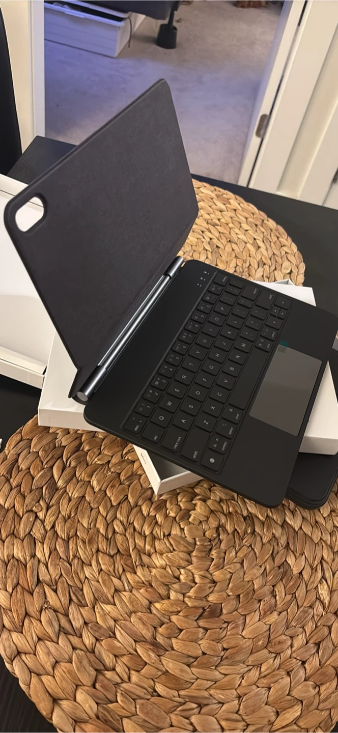 Wireless Keyboard Case with Trackpad for iPad - photo 2