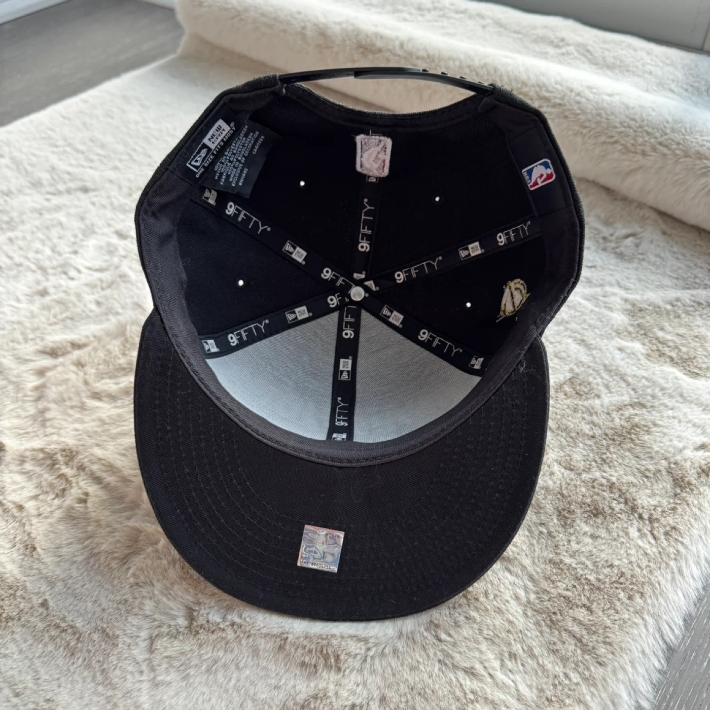 New Era Toronto Raptors 2019 NBA Champions Snapback Hat - photo 4