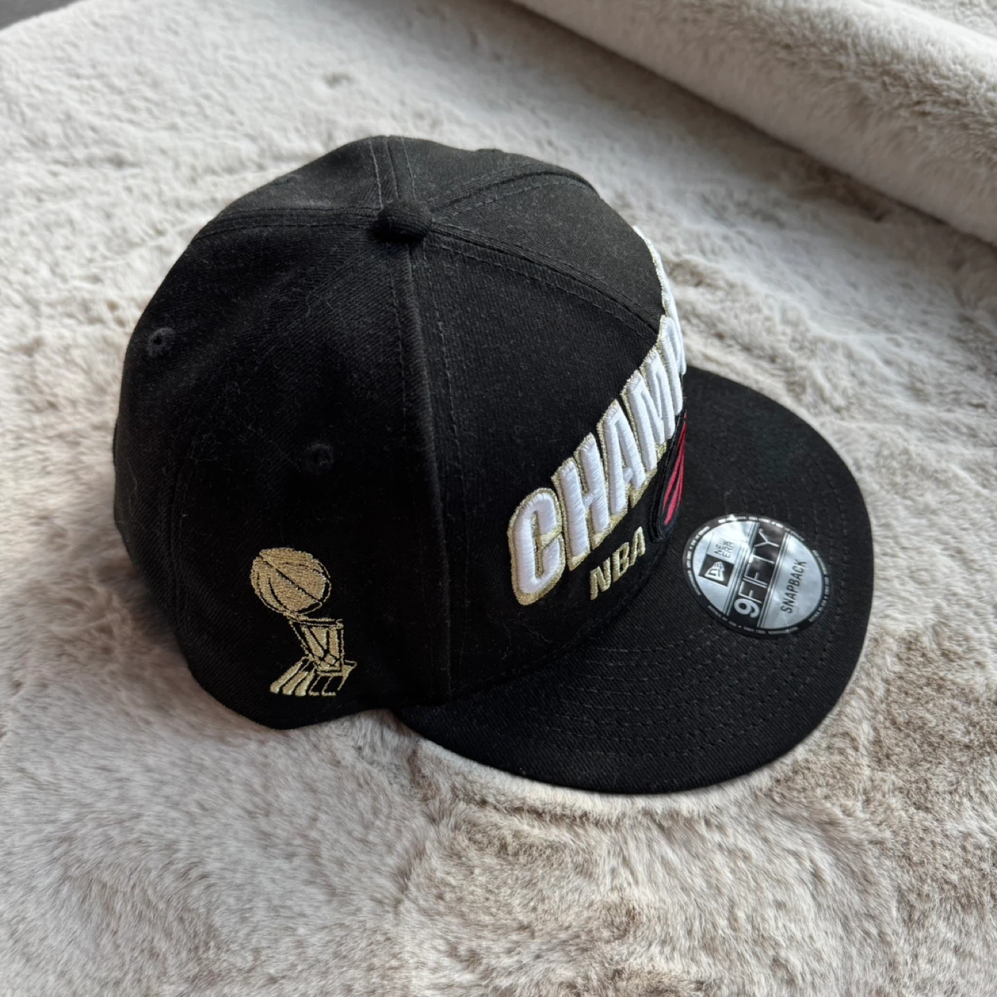 New Era Toronto Raptors 2019 NBA Champions Snapback Hat - photo 2