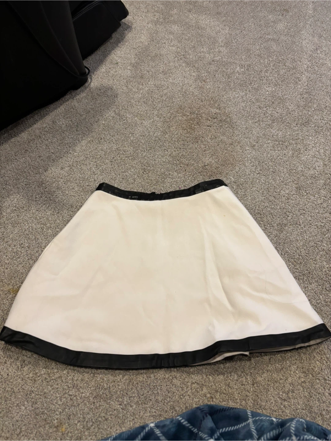 Banana Republic skirt, size 2, good condition