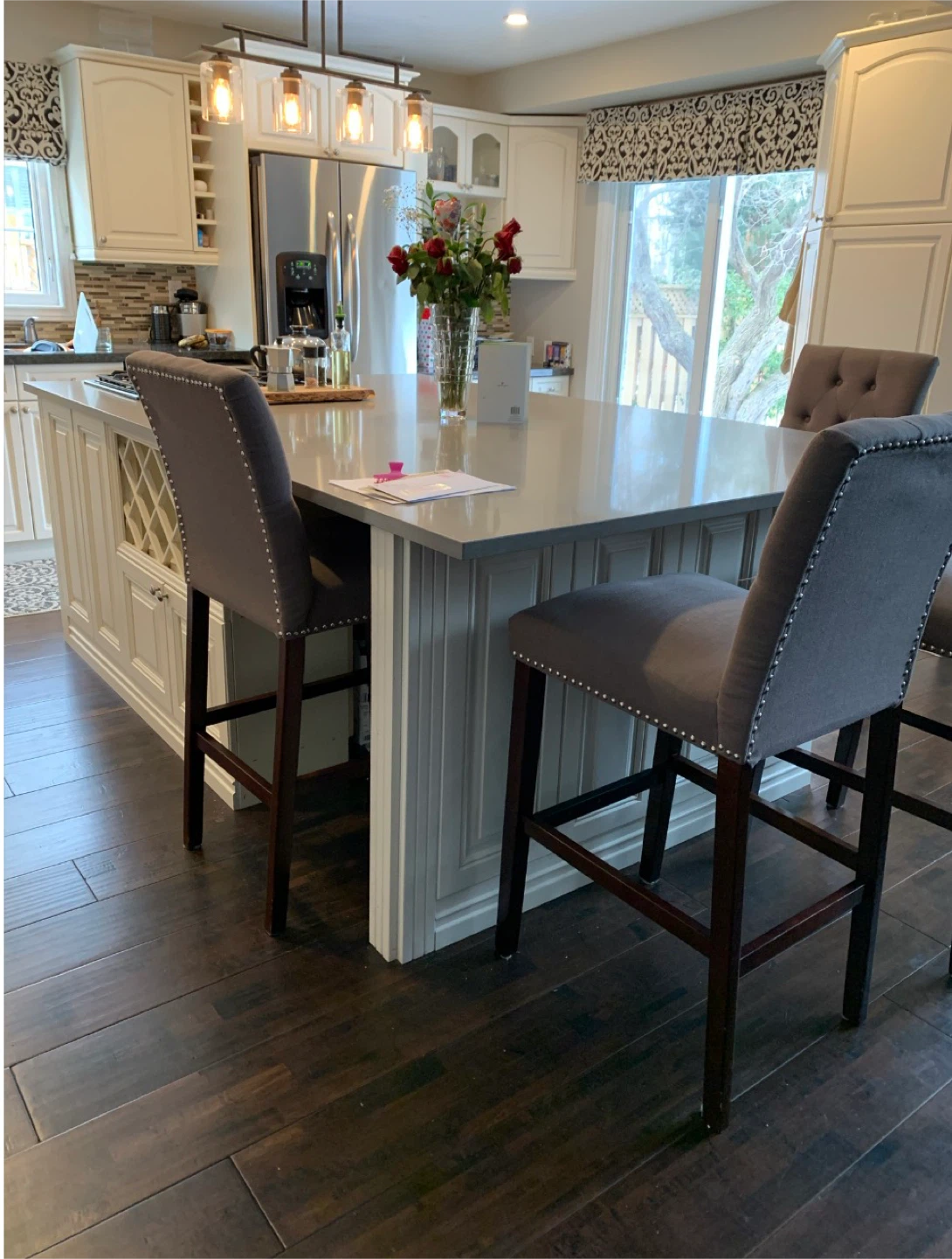 Set of 4 Tufted Upholstered Bar Stools