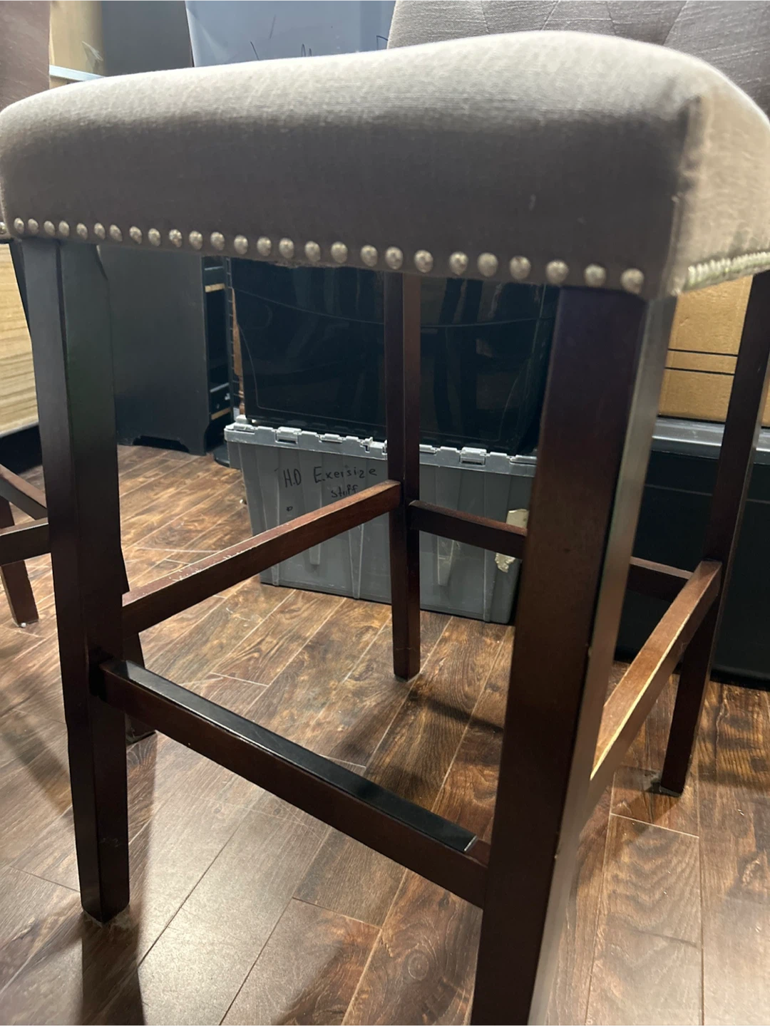 Set of 4 Tufted Upholstered Bar Stools - photo 5
