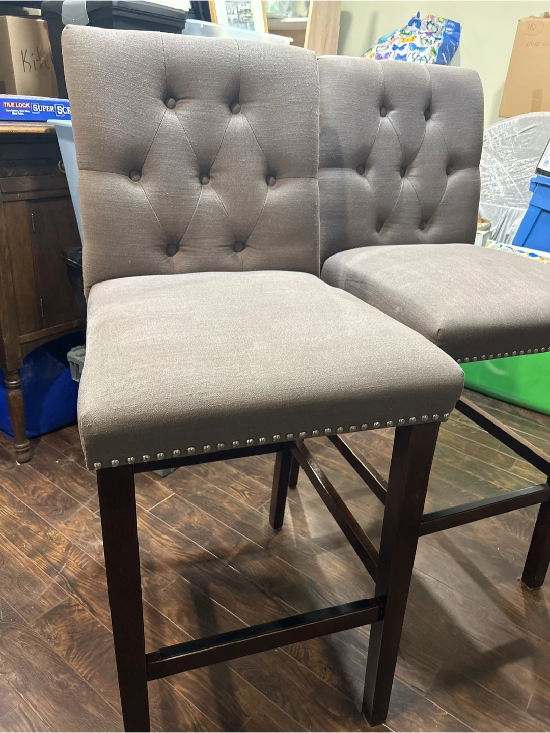 Set of 4 Tufted Upholstered Bar Stools - photo 3