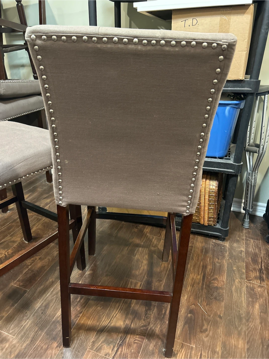 Set of 4 Tufted Upholstered Bar Stools - photo 4