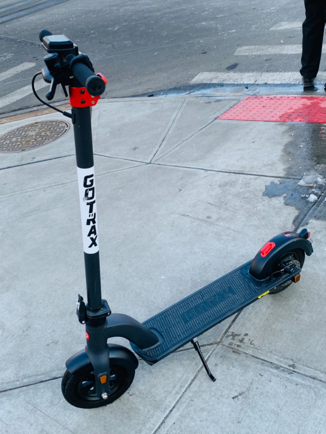 G4 GOTRAX Electric Scooter run fast - photo 3