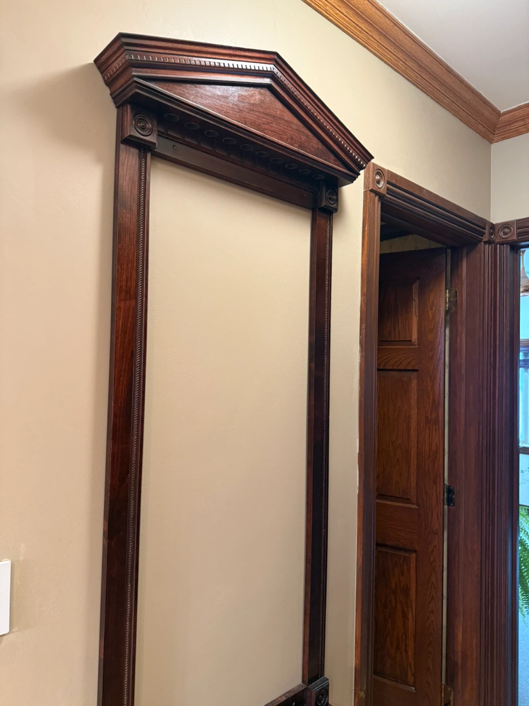 Wall mounted billiards pool cue rack - photo 2