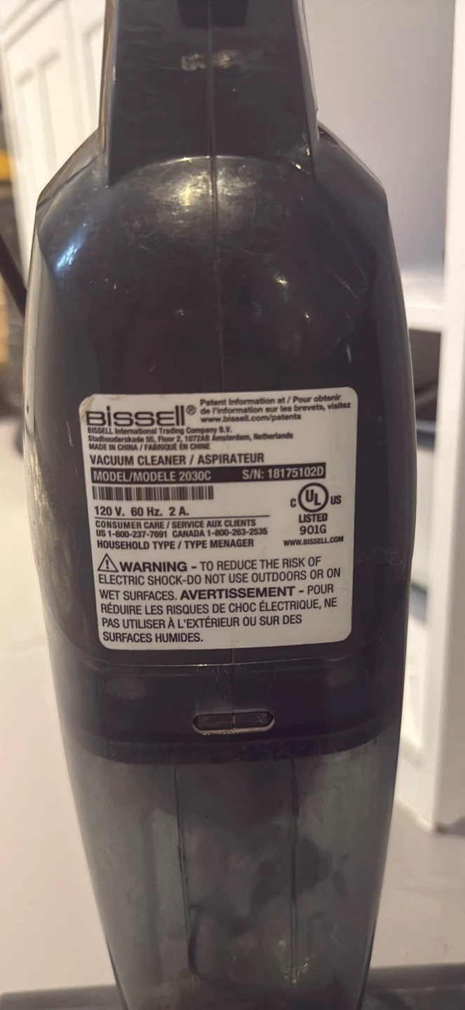Bissell 2030C Vacuum Cleaner - photo 2