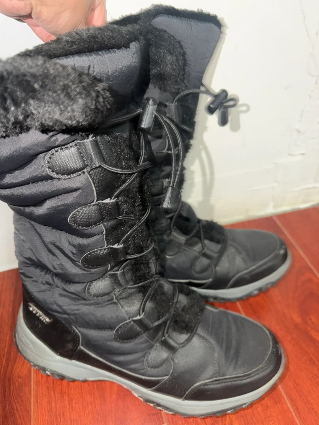 Mountain Warehouse Black Winter Boots - Size 8 - photo 2