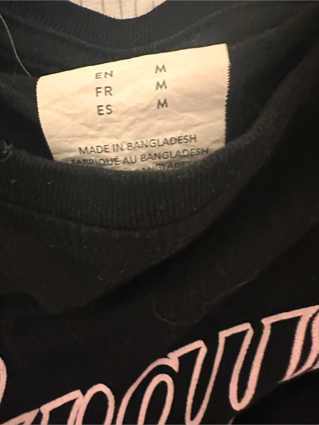 Black T-Shirt with cute pink writing - photo 2