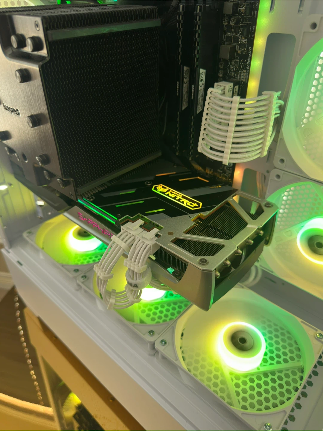 CUSTOM GAMING PC - Sapphire Nitro+ RX 5700XT + Ryzen 7 3800X - photo 2