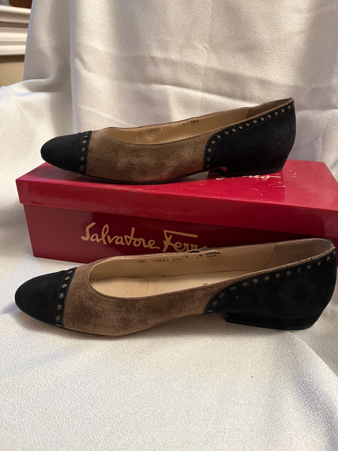 Salvatore Ferragamo Suede Flats - Brown/Black - Size 9 AAA - photo 3
