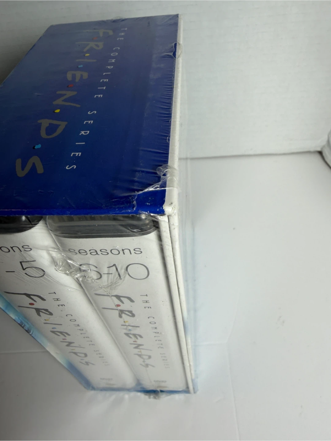 Friends: The Complete Series 25th Anniversary DVD Box Set - photo 4