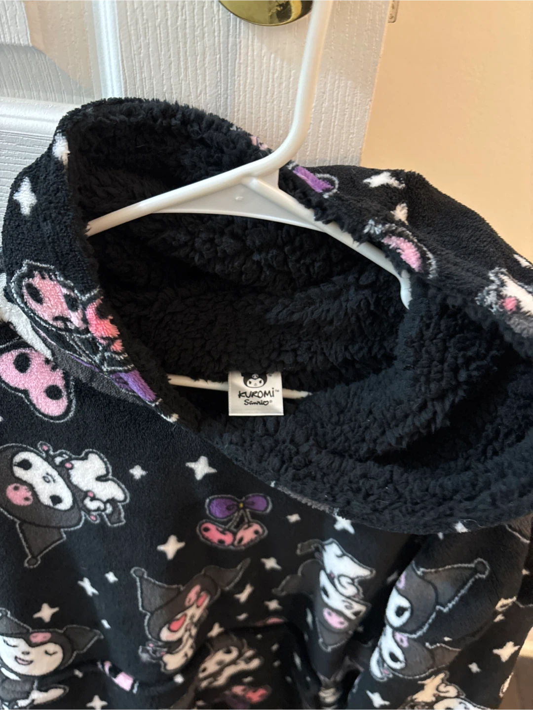 Sanrio Kuromi Fleece Hooded Blanket - photo 2