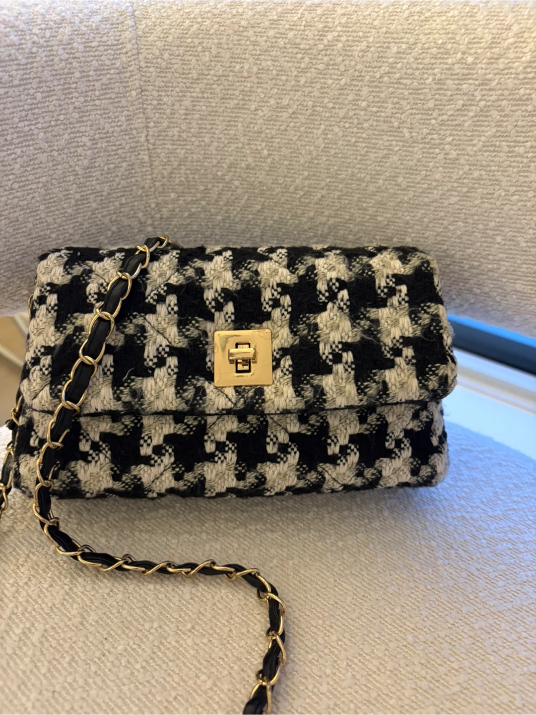 Houndstooth Tweed Crossbody Bag with Gold Chain