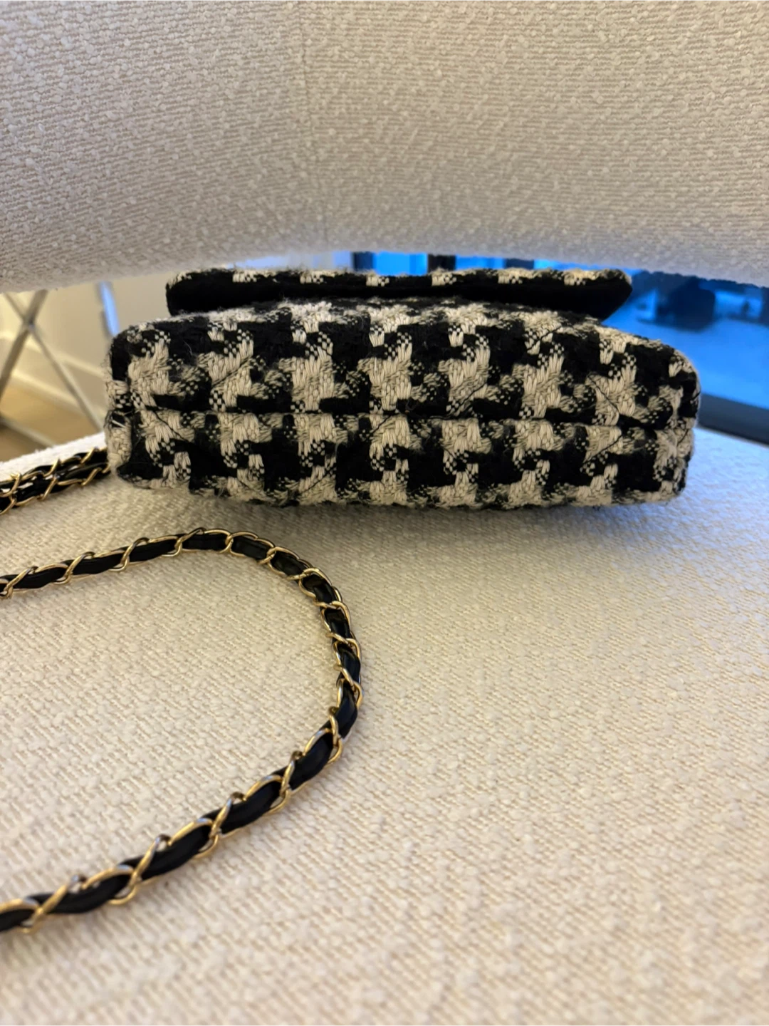 Houndstooth Tweed Crossbody Bag with Gold Chain - photo 4