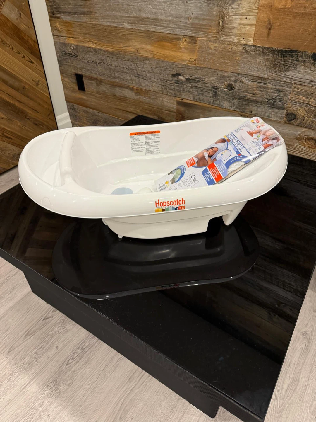 Hopscotch Baby Bath Tub with Infant Support