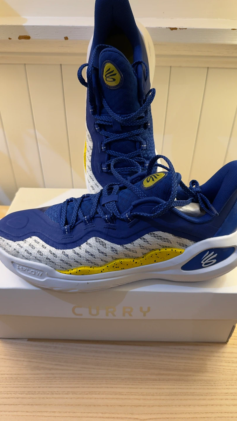 Under Armour Curry 11 Basketball Shoes - Size 9