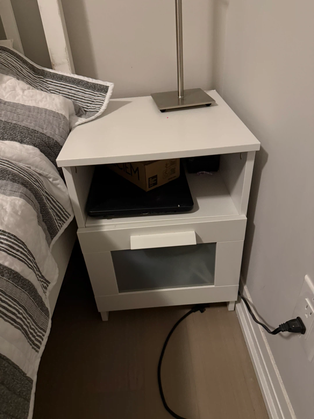 King size bed Ikea with nightstands - photo 2