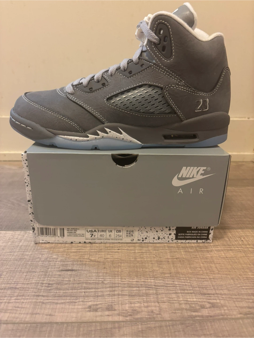 Jordan 5 Wolf Grey size 7y