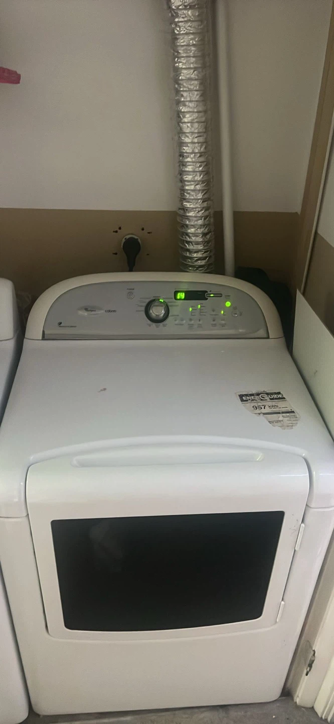 White Whirlpool Washer and Dryer Set