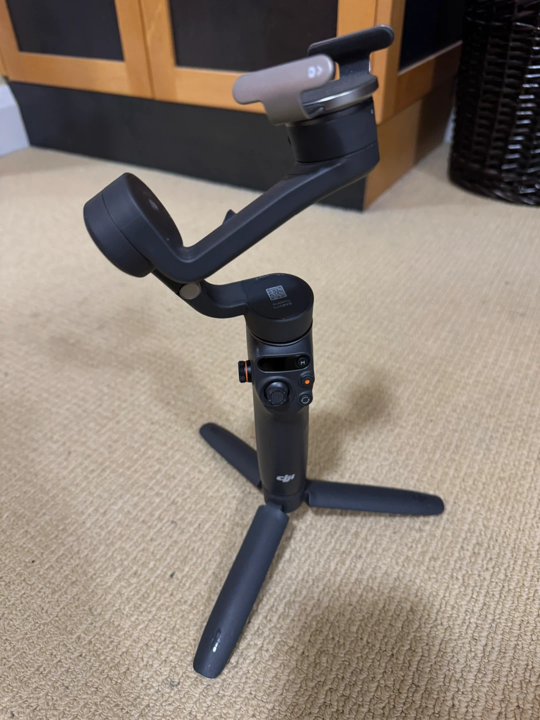 DJI Osmo Mobile 6 Smartphone Gimbal – Excellent Condition