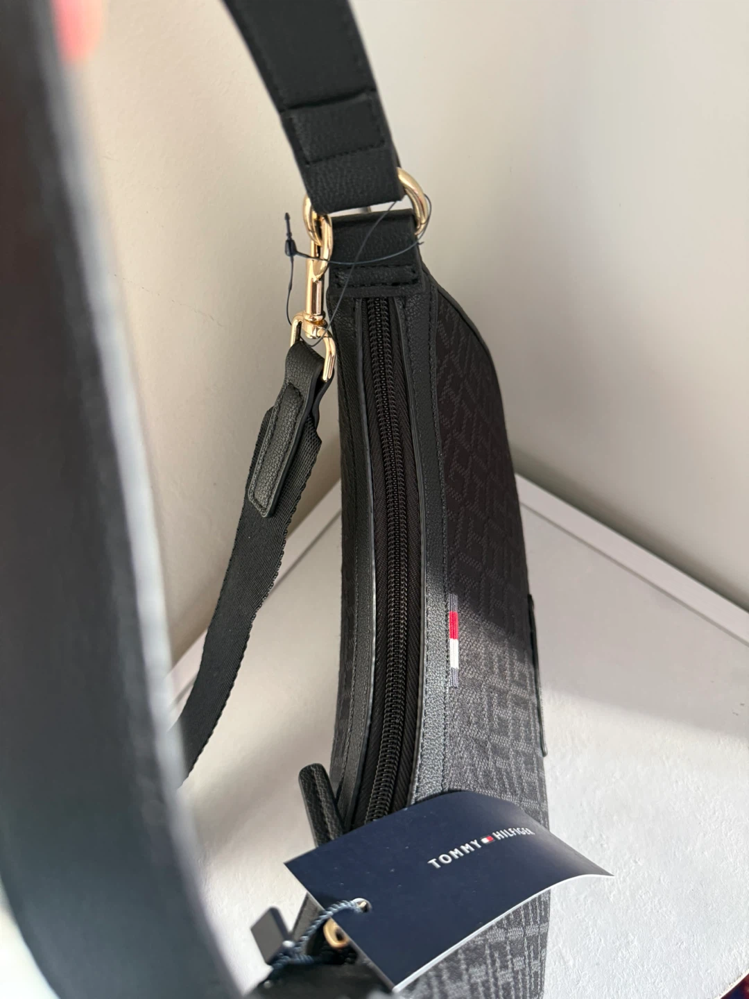 Tommy Hilfiger Hobo Shoulder Bag Black Monogram - photo 4