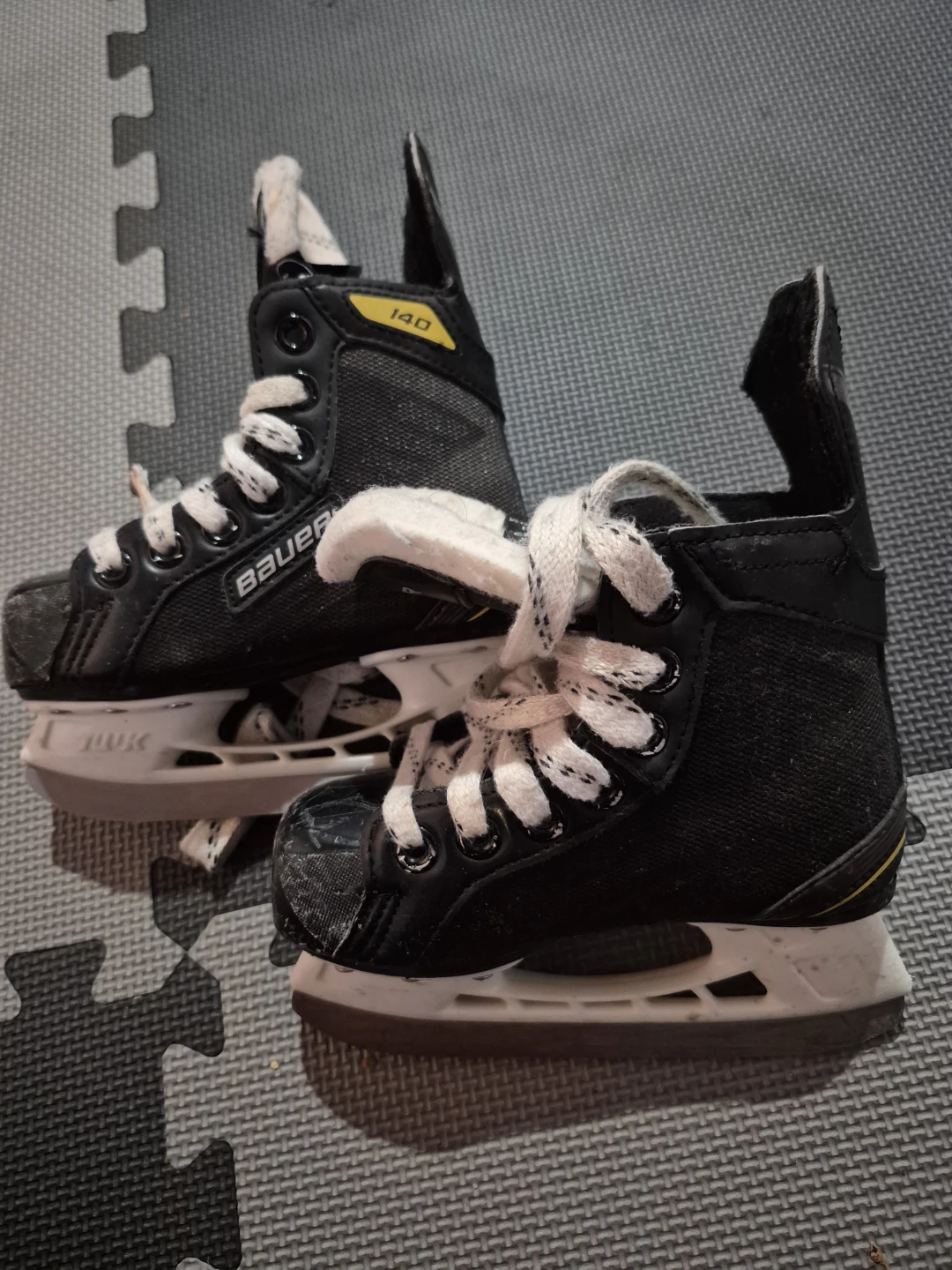 Bauer Youth Hockey Skates Size Y9 / UK 8.5