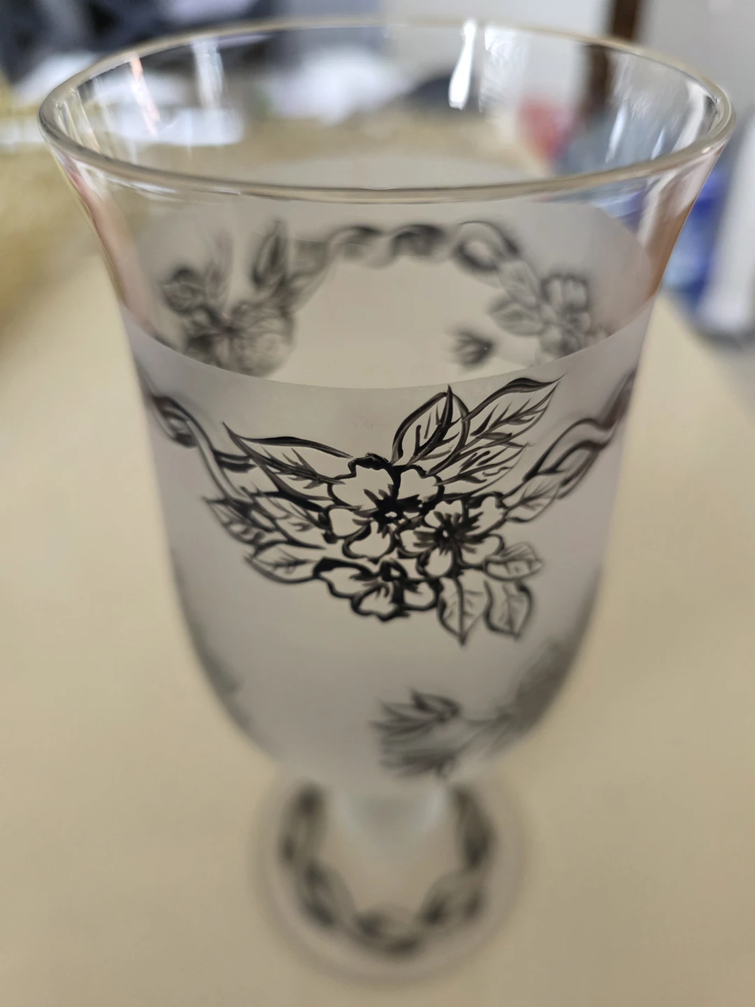 4 Frosted Glass Vase with Floral Design - photo 2