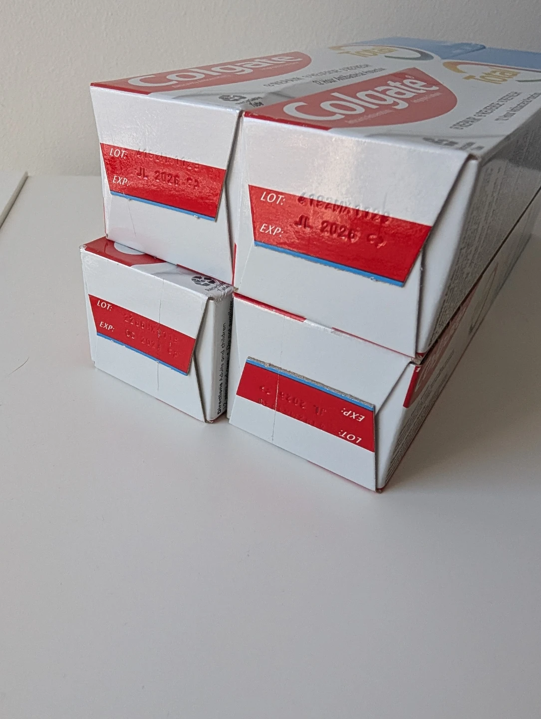 4 x 170 ml large size Colgate Total Whitening Toothpaste - photo 3