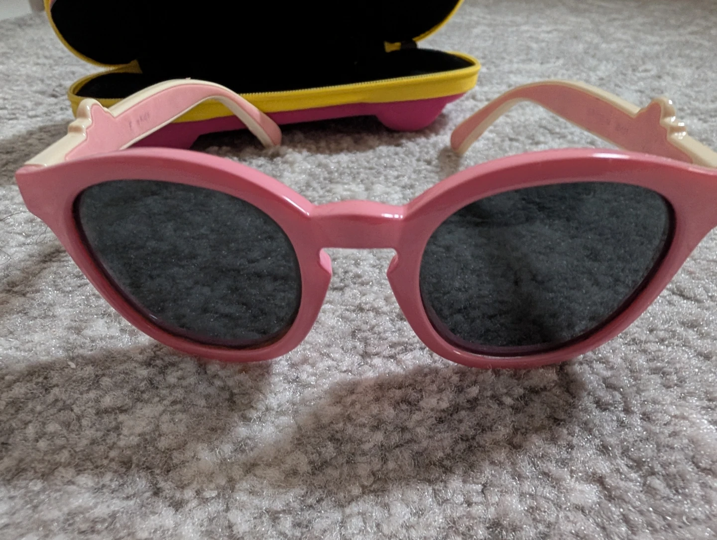 Shout Kids Pink Sunglasses with Case🏆 - photo 4