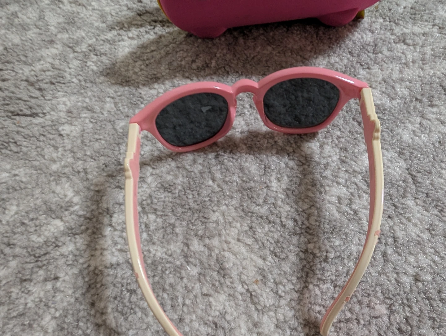 Shout Kids Pink Sunglasses with Case🏆 - photo 5